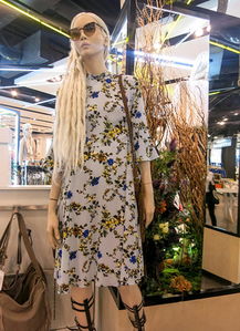 女装品牌推荐 从日常穿搭到个性宣言，这5个品牌值得关注